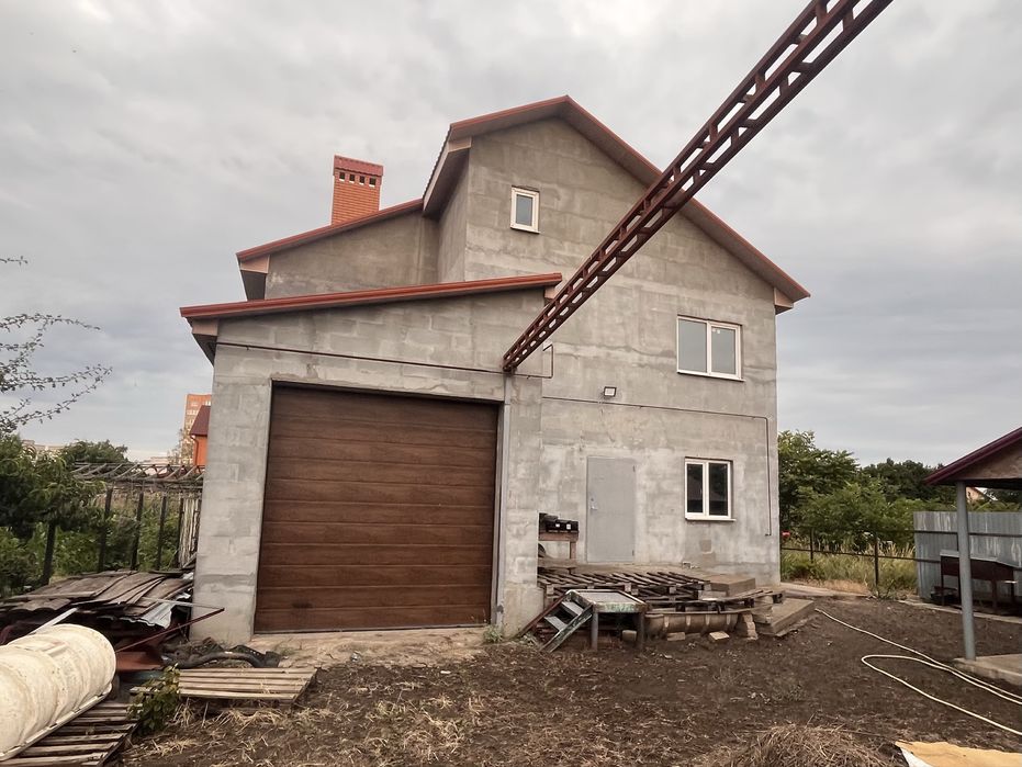 2 поверховий будинок у м. Чорноморськ на вул. Олександрійська. До моря та центру 15 хв.