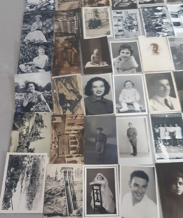 Lote de 97 Postais Antigos, a preto e branco