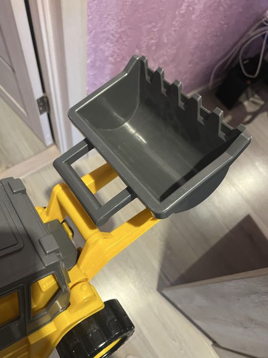 Бульдозер , великий трактор