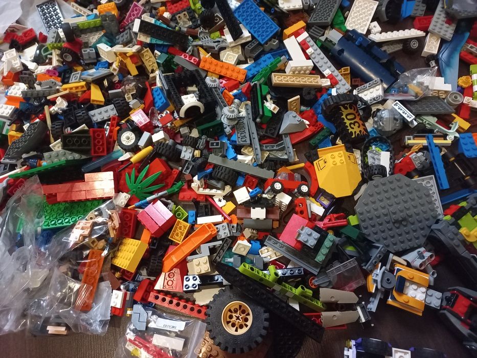 Конструктор лего Данія 3 кг, деталі, машинки lego