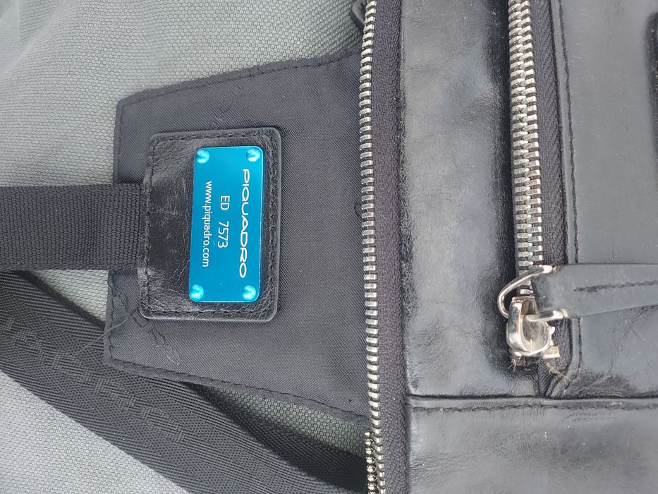 Mala tiracolo em pele PIQUADRO ED7573