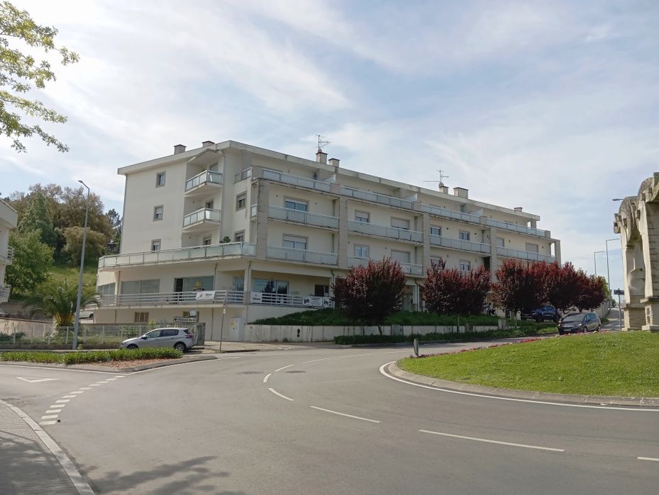 Apartamento T3 junto à escola de Castelo de Paiva