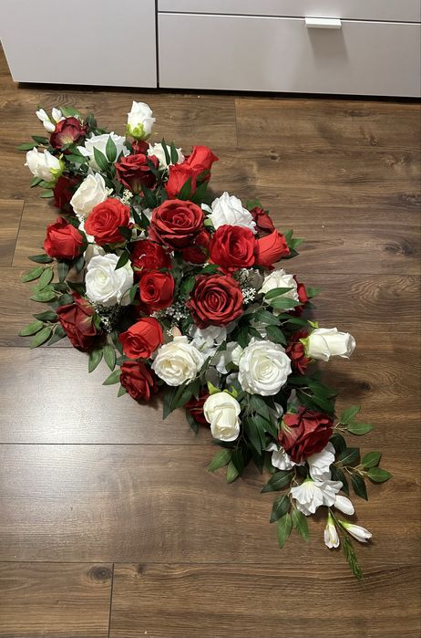 Квіти на могилу/Екібана на труну/Квіти на кладовище/цвинтар/Ритуальна