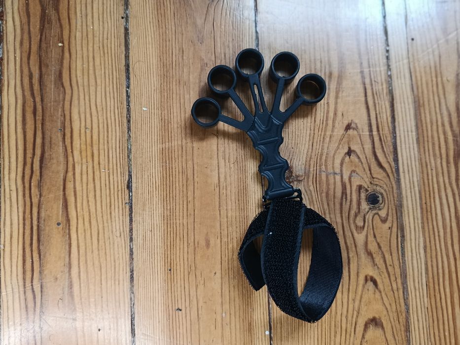 Forearm Bracelet435521604729579520