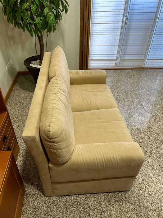 Sofá e Poltrona Bege em Veludo - Usado