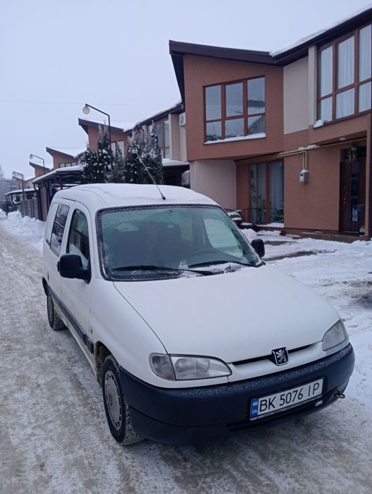 Продаю Peugeot partner 1.4 бензин