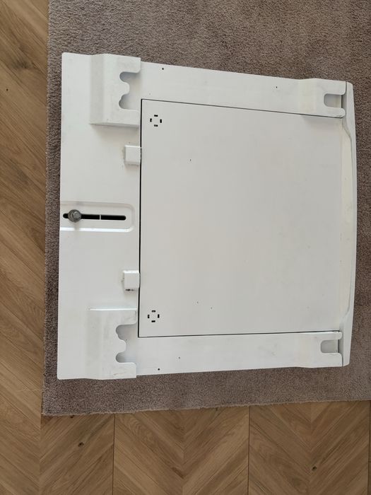 Przejściówka pomiędzy pralką a suszarką