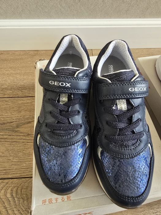 Кроссовки Geox 30, 31,32,33,  Clark's