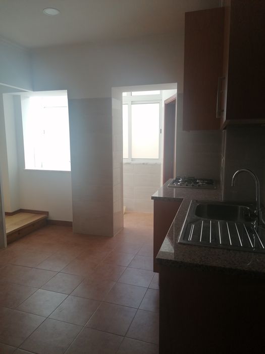 Aluga se T2  nas Olaias Duplex