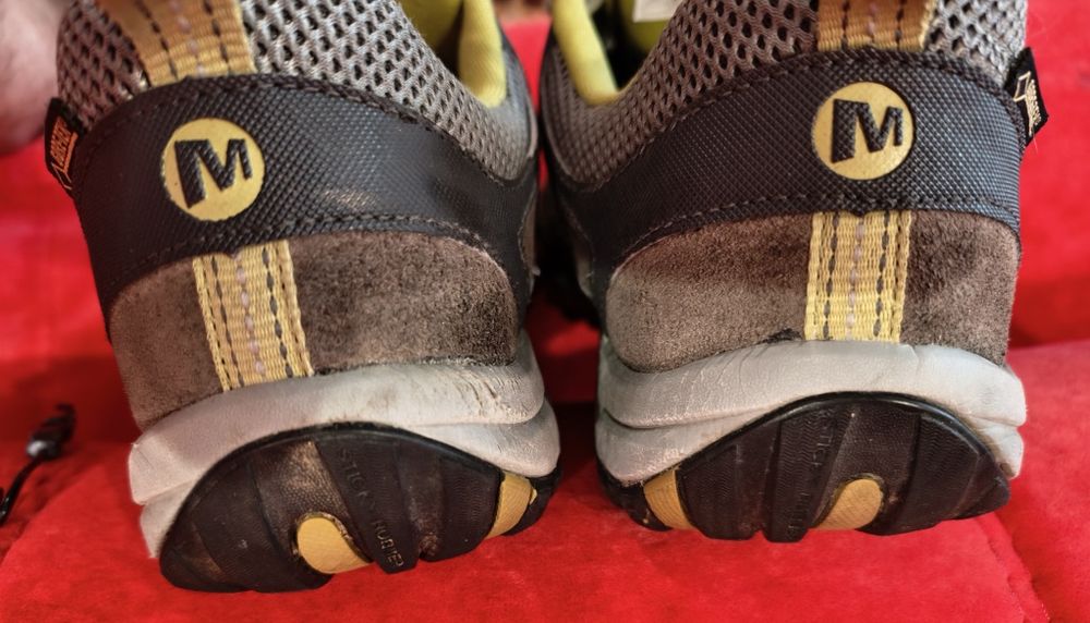 Трекинговые кроссовки Merrell