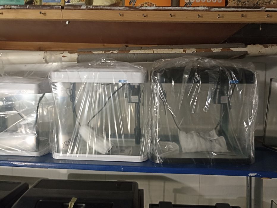 Аквариумы с крышкой 8л,15л 22л,34л,54л, 65л, аквариумные рыбки