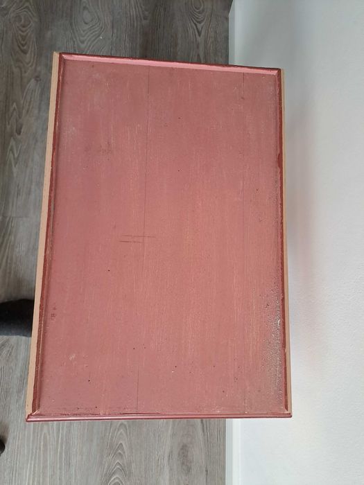 Mesa de apoio cor-de-rosa