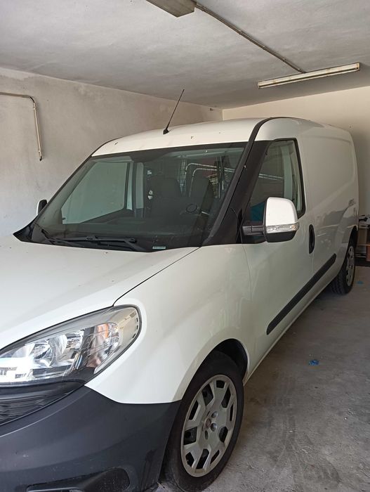 Carrinha Fiat doblo