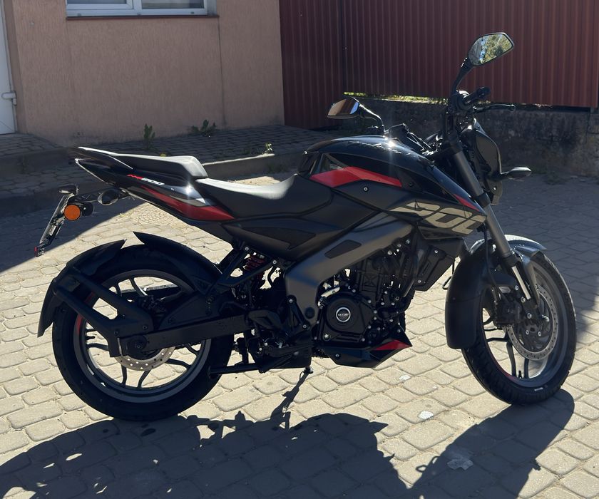 Мотоцикл bajaj pulsar ns200