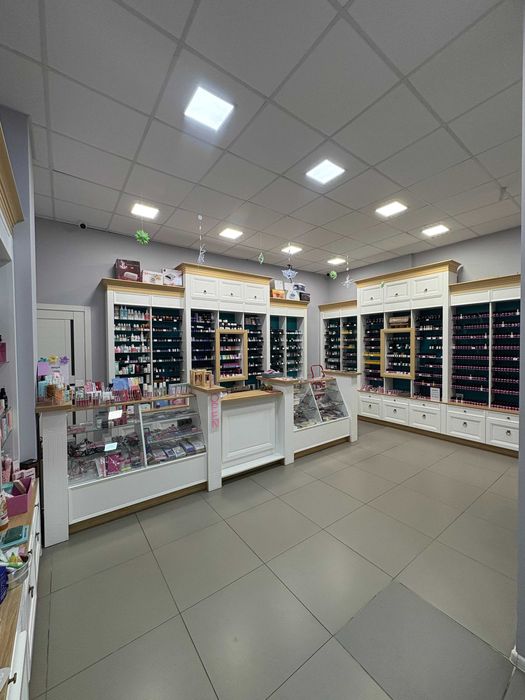 Продаж діючого магазину доглядової косметики (манікюр, педикюр, тощо)