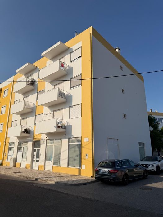 Apartamento T2 3° andar esq. remodelado 3. andar