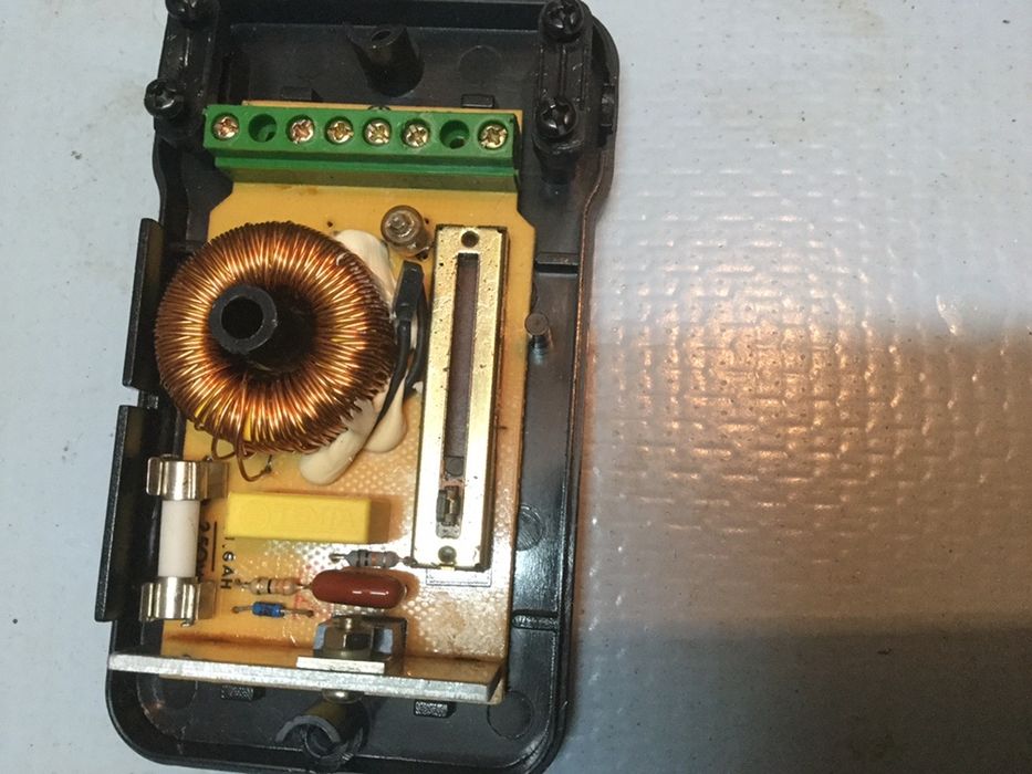 Regulador de luz de chão