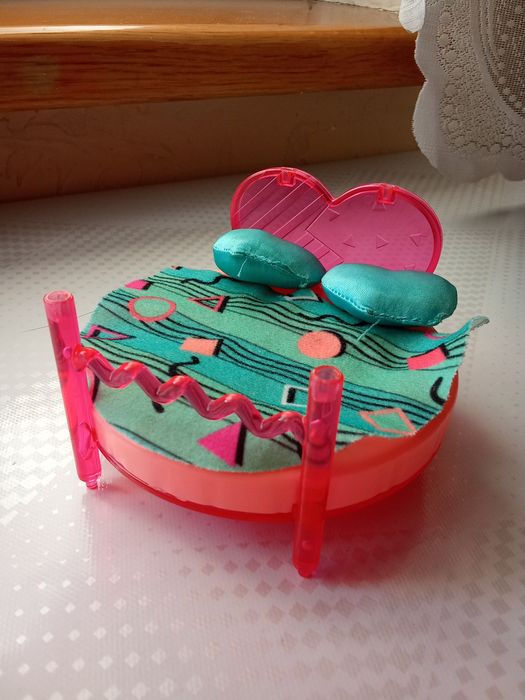 Ліжко для лялечок лол кругле з сердечком подушки ковдра