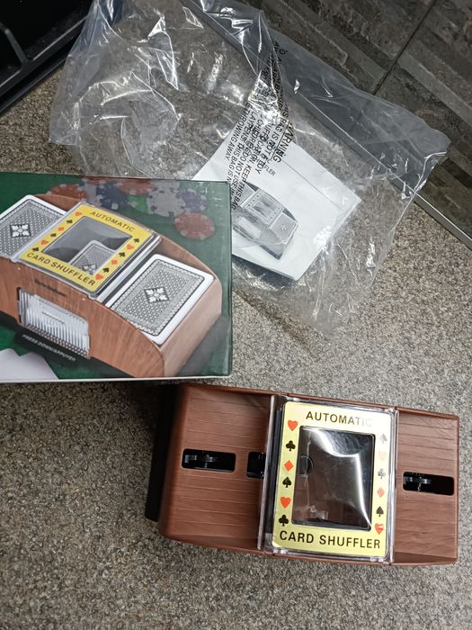 Электронный тасовщик  карт игральных