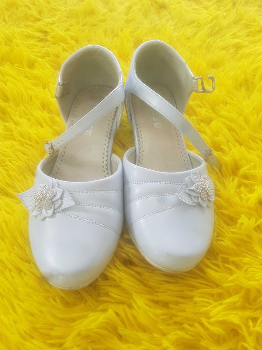 Buty komunijne obcas