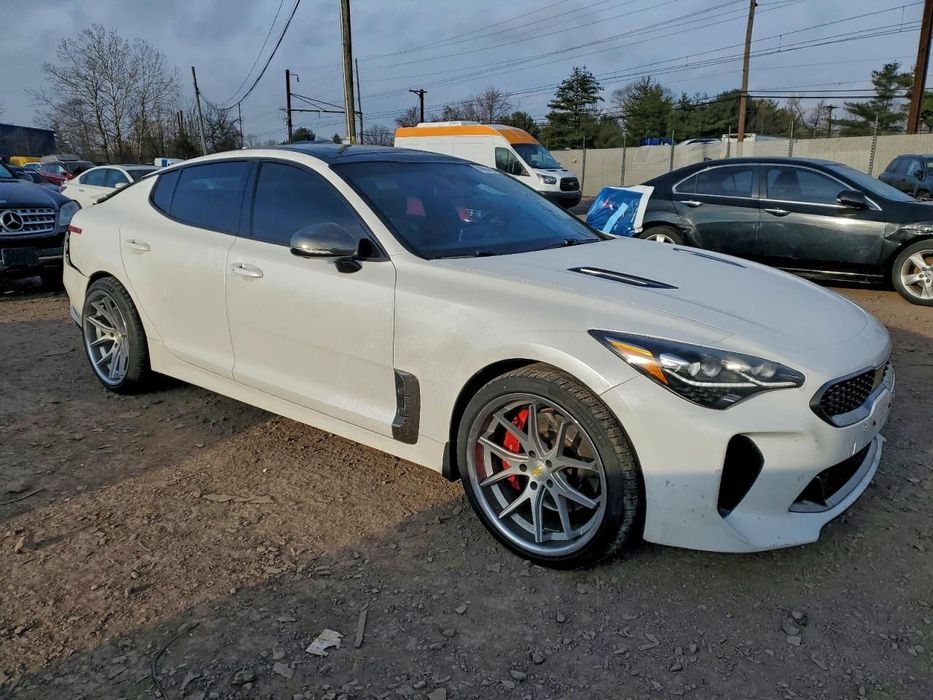 Kia Stinger / 3.3 366KM / Niski przebieg /