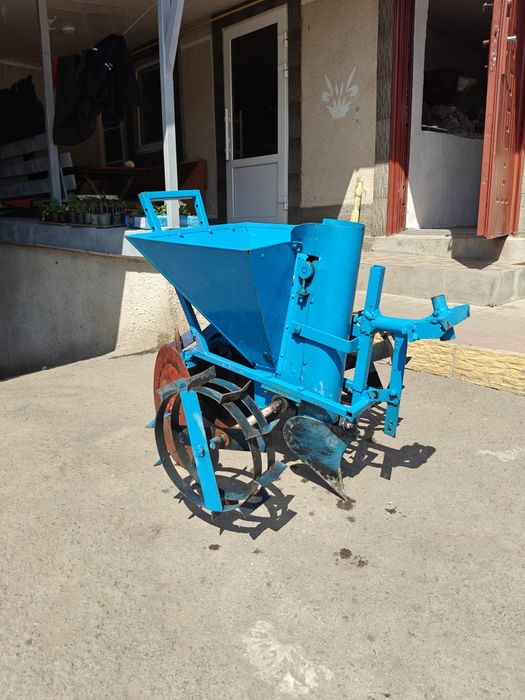 Картоплесаджалка  для мотоблока