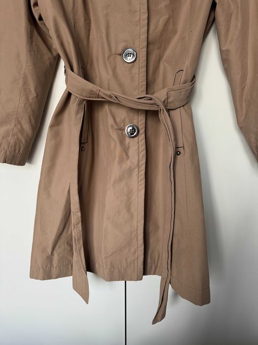 Karmelowy trencz klasyk na każdą okazję rozmiar M