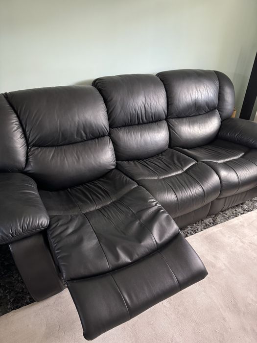 Sofas pretos em pele