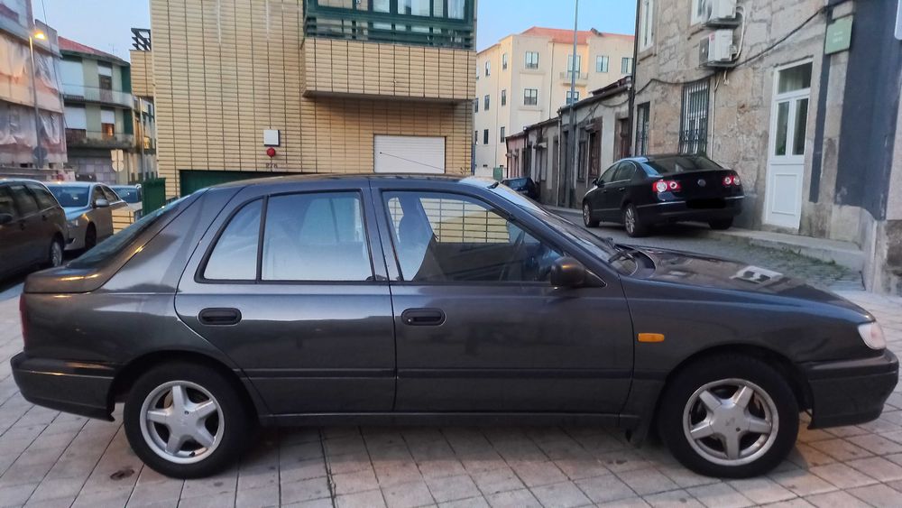 Vendo Nissan Sunny de 1995 com 219 mil km