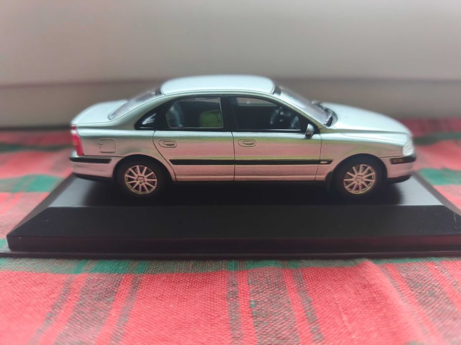 1:43 minichamps Volvo s80
