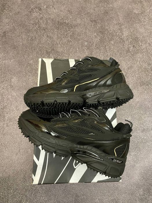Off White Be Right Back Black