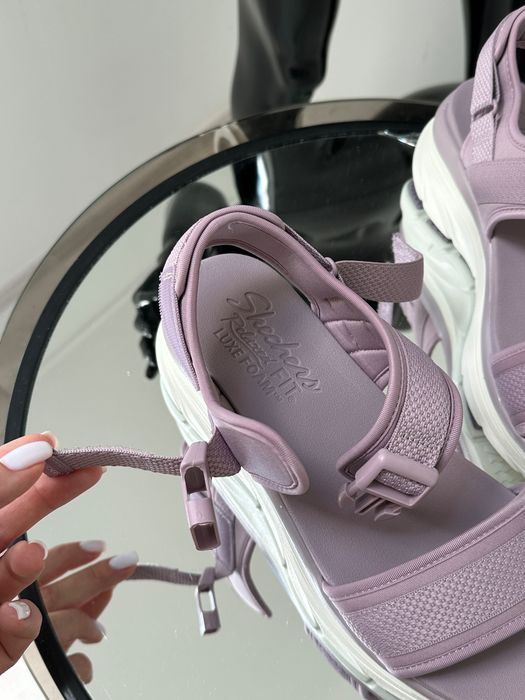 Женские тренд босоножки на липучках Skechers D'Lux Walker 38/39/40/41р