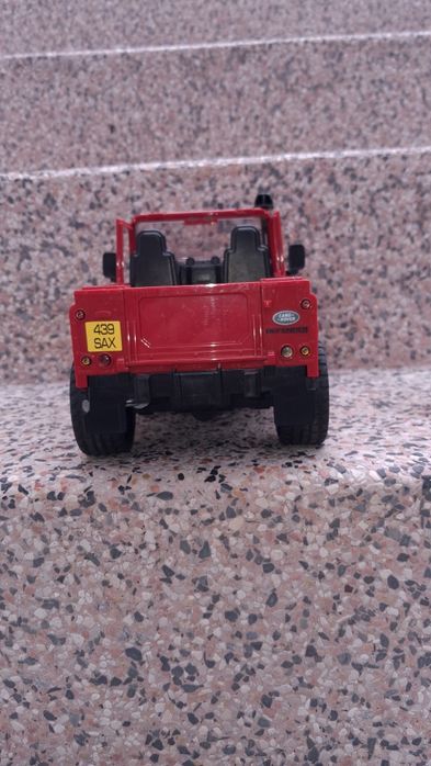 "Land Rover Defender" para crianças - Bruder
