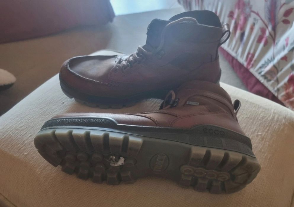 Botas Ecco Track 25