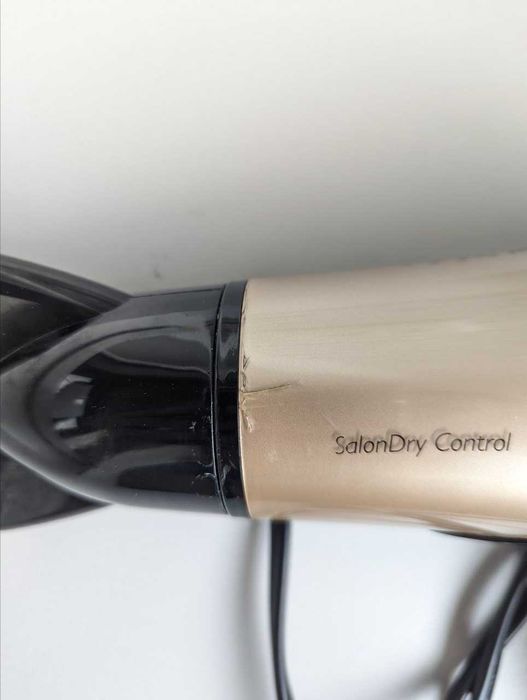 Профессиональный фен Philips SalonDry Control HP8182/00