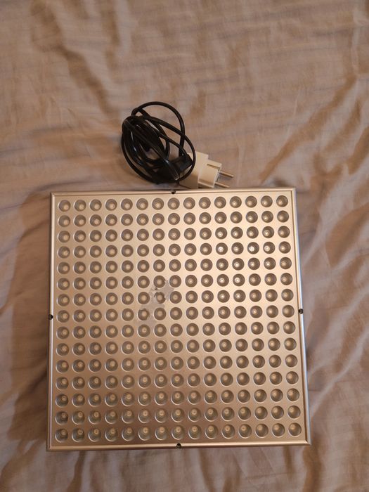 Лампа панель червона для лікування шкіри  led therapy red light