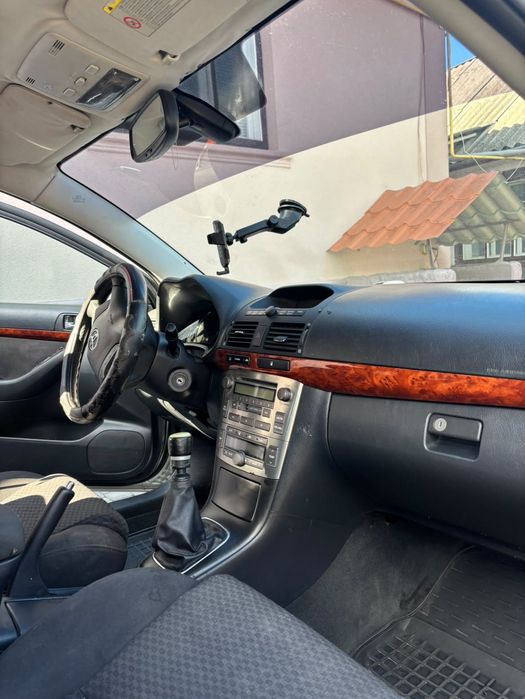 Toyota Avensis T25