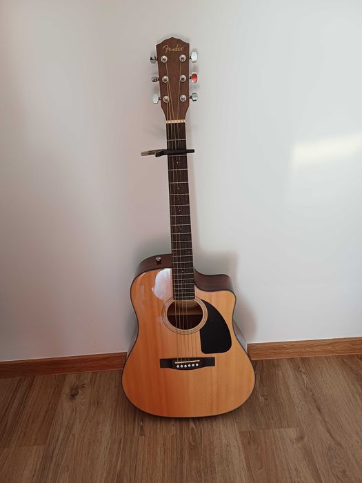 Guitarra Fender Electroacústica CD-60CE-NAT-DSV2 + Capo, Saco (Oferta)