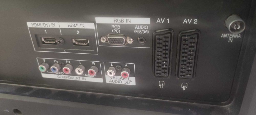 Telewizor LG 37'' model  37LC51  + pilot