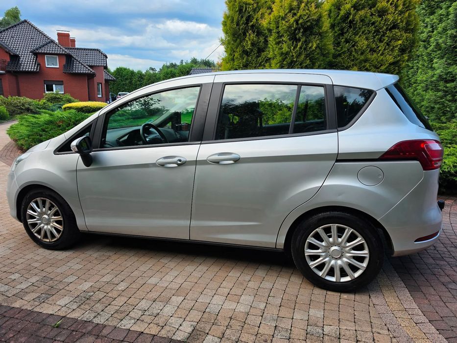 Ford B-MAX Super Stan !!