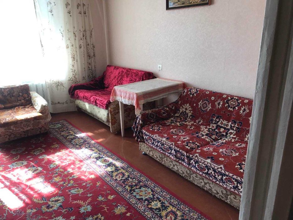 4 кімнатна квартира подобово. Центр.