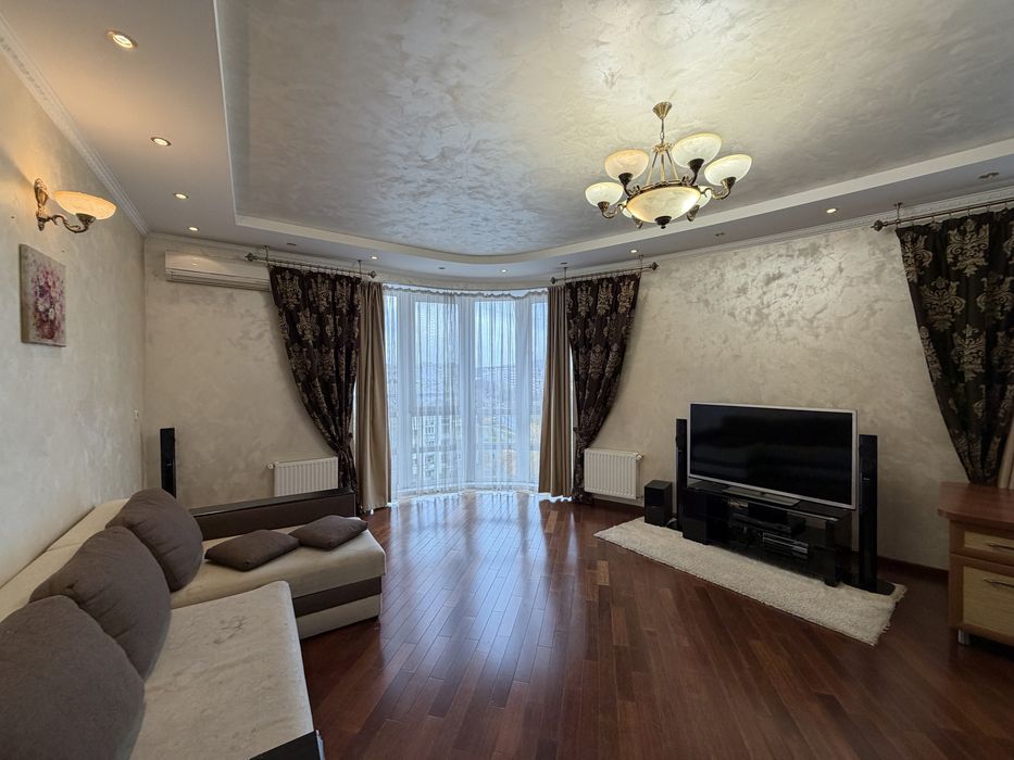 Оренда просторої 3-кімнатної квартири в Новобудові на пр. Чорновола 67