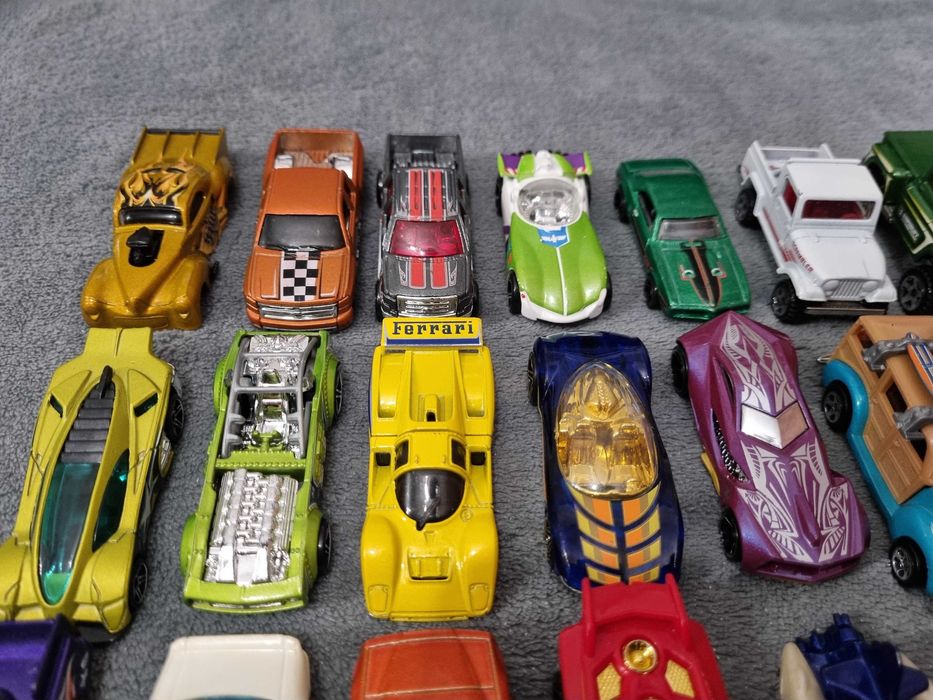 Zestaw samochodzików Hot Wheels Jak nowe!