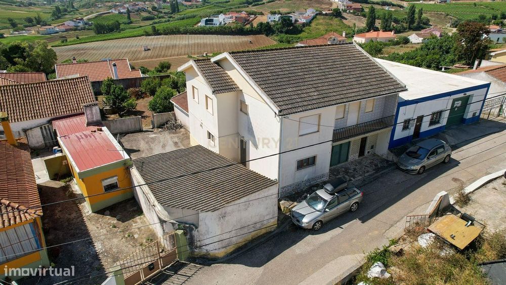 ** Excelente Moradia T3 c/ boas áreas na Ventosa - Torres Vedras **