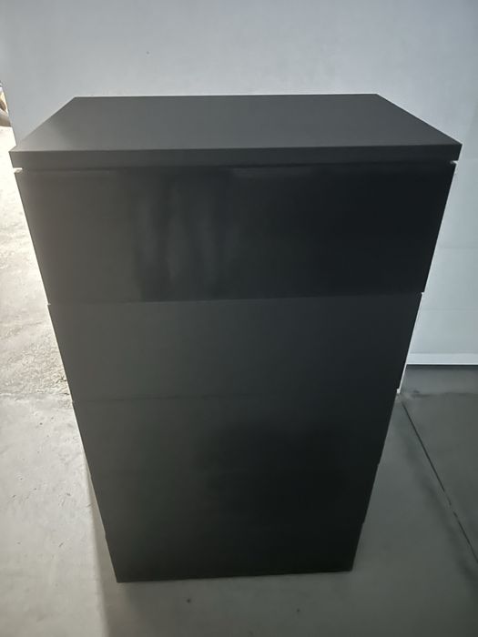 Quarto de casal em preto. Com cabeceira led camiseiro