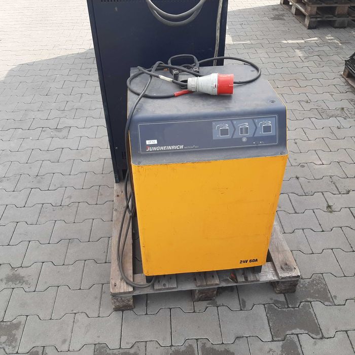 Ładowarka do wózka paletowego widłowego Jungheinrich 24V 60A