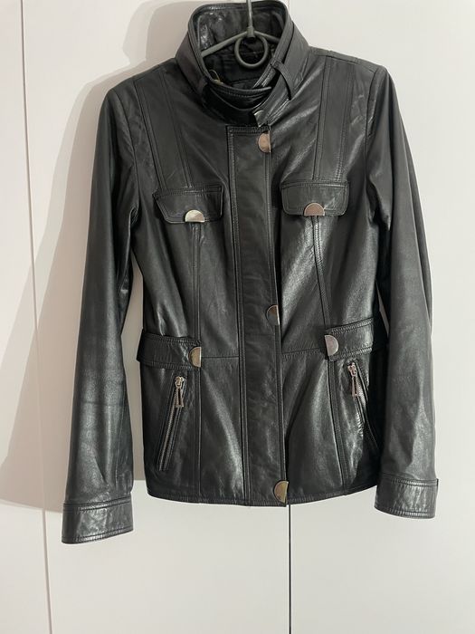 Шкіряна куртка на блискавці