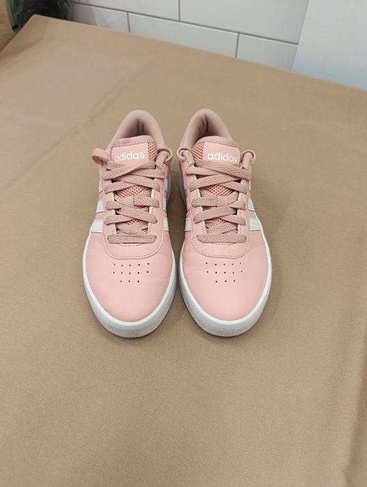 Кросівки жіночі 37 розмір