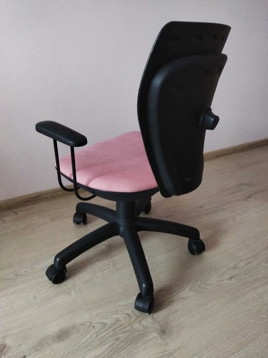 Krzesło obrotowe dla dziecka jak nowe