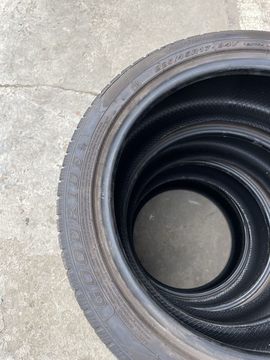 Продам зимову резину 225/45 R17 Goodride ідеальний стан